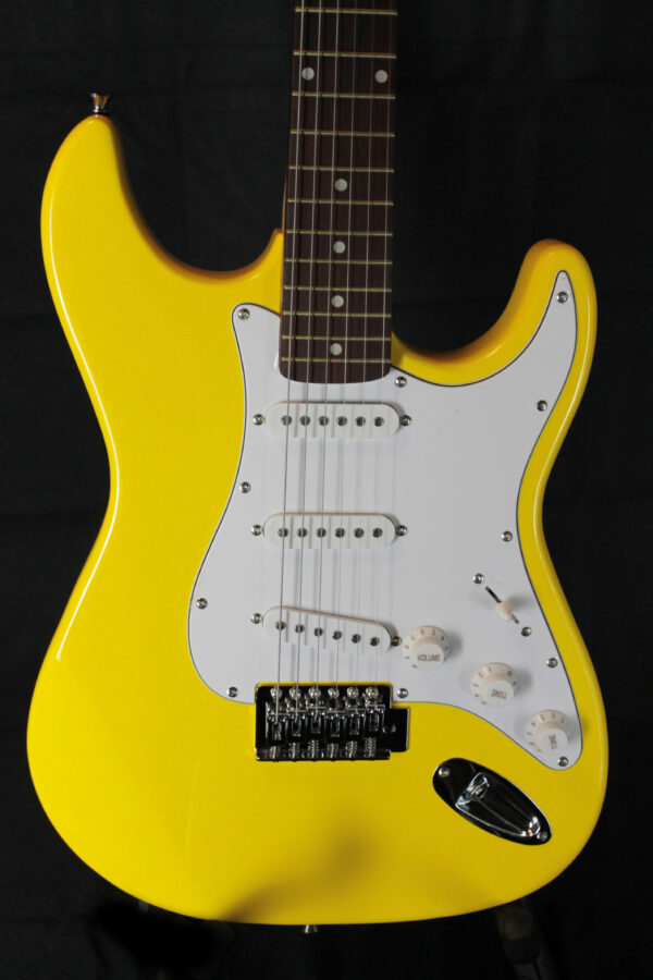 Fazley Classic Series Electric Guitar in Yellow - Image 4