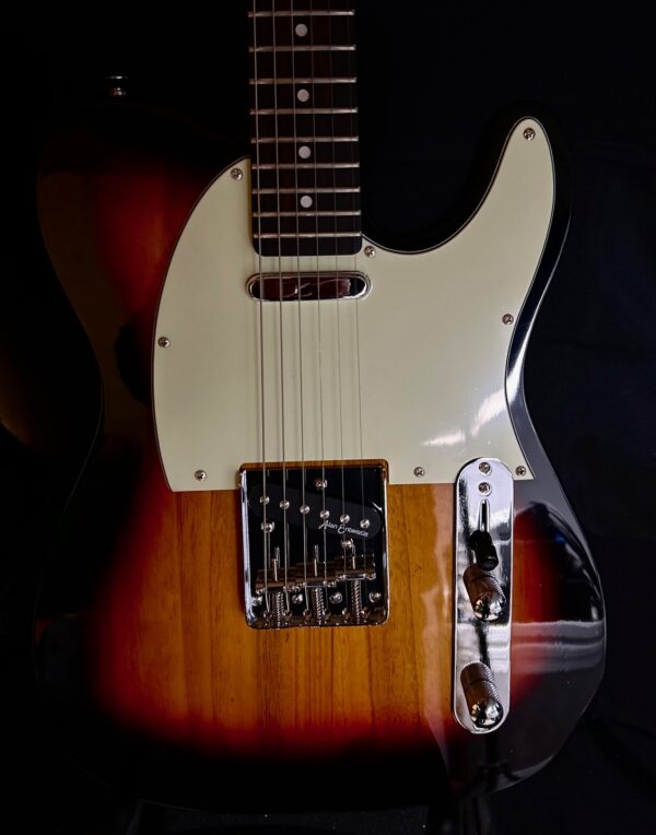 Vintage V20 3-Tone Sunburst Telecaster